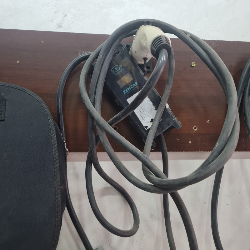 شاحن زنكار مستعمل