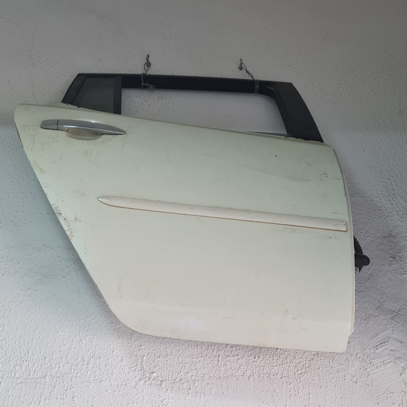 ابواب نيسان ليف