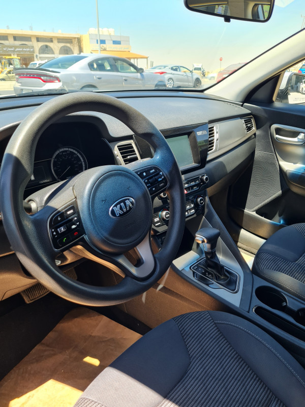 كيا نيرو 2017