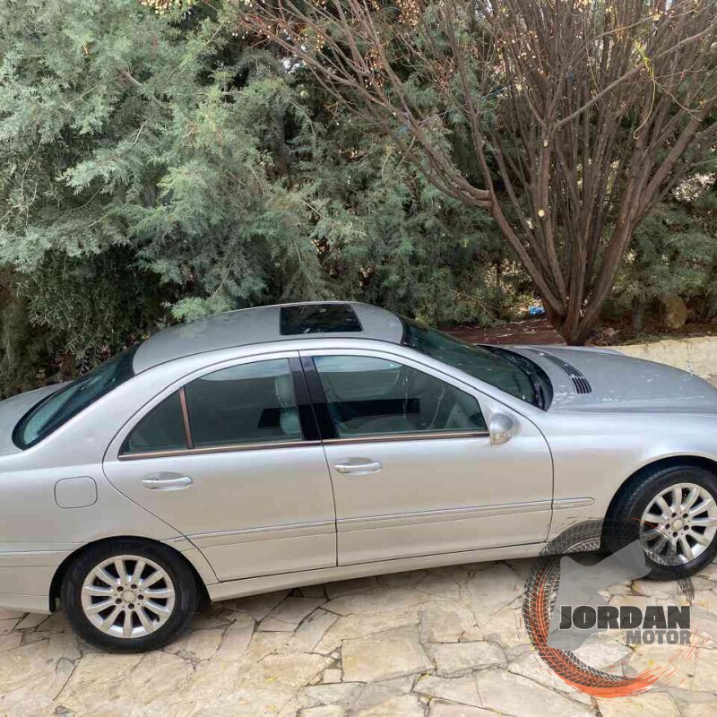 سوق السيارات الأردني