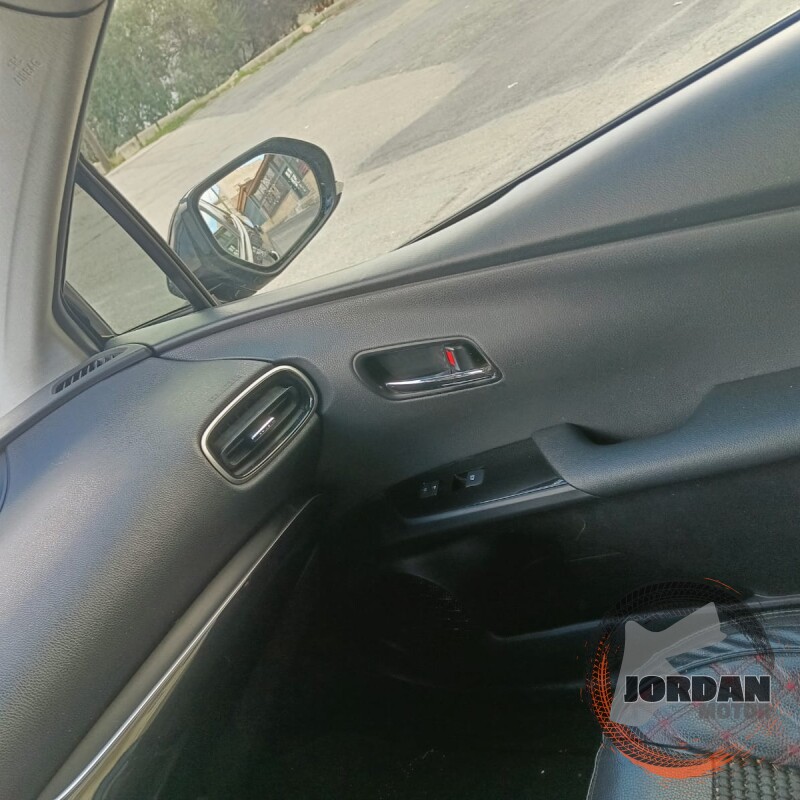 تويوتا بريوس