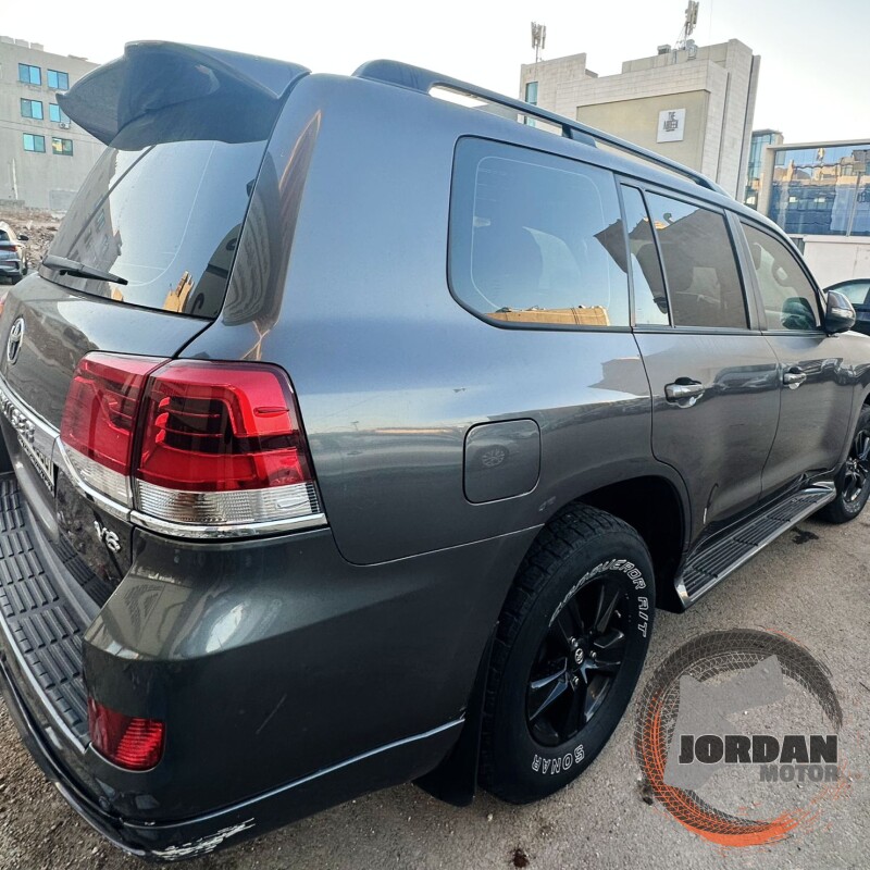 سوق السيارات الأردني