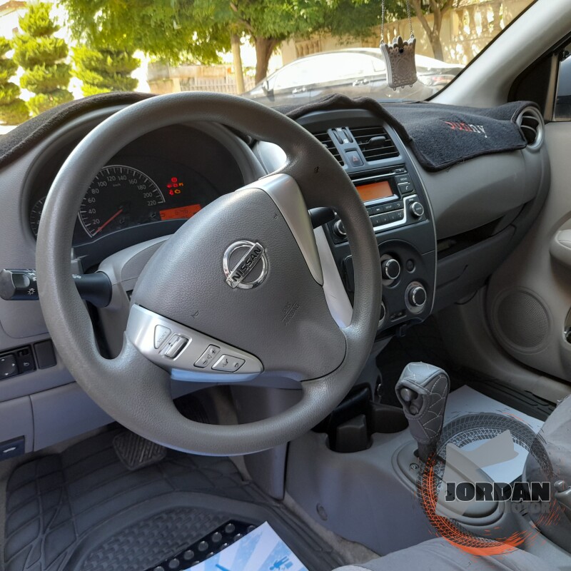 نيسان صني لون سلفر ميتالك موديل 2016 للبيع