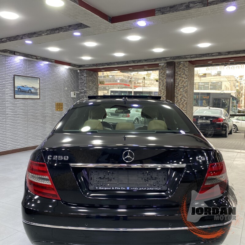 مرسيدس C250 مديل 2012وارد الوكالة ومالك اول.