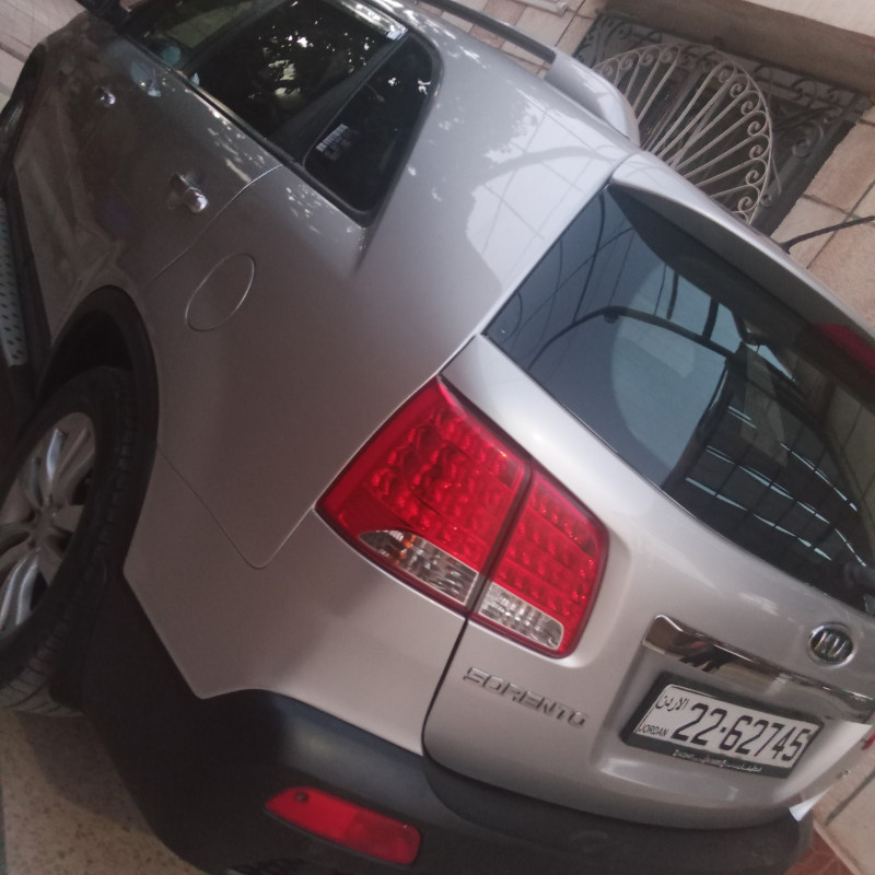 كيا سورنتو بحالة جيدة