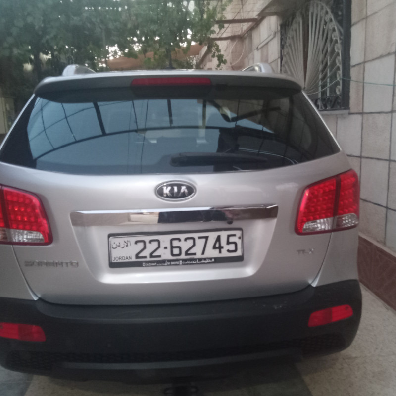 كيا سورنتو بحالة جيدة
