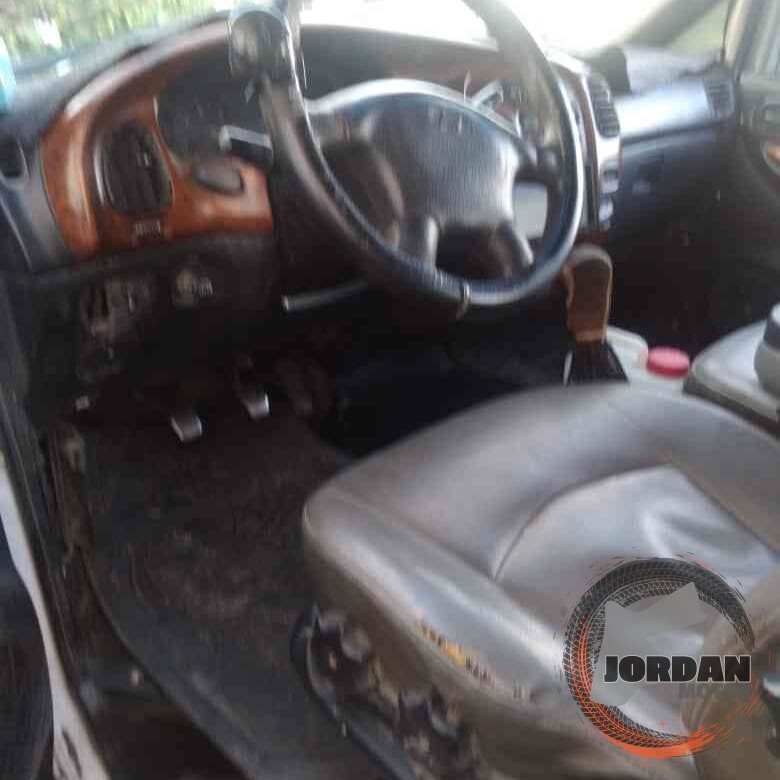 باص ستركس الفار موديل 99