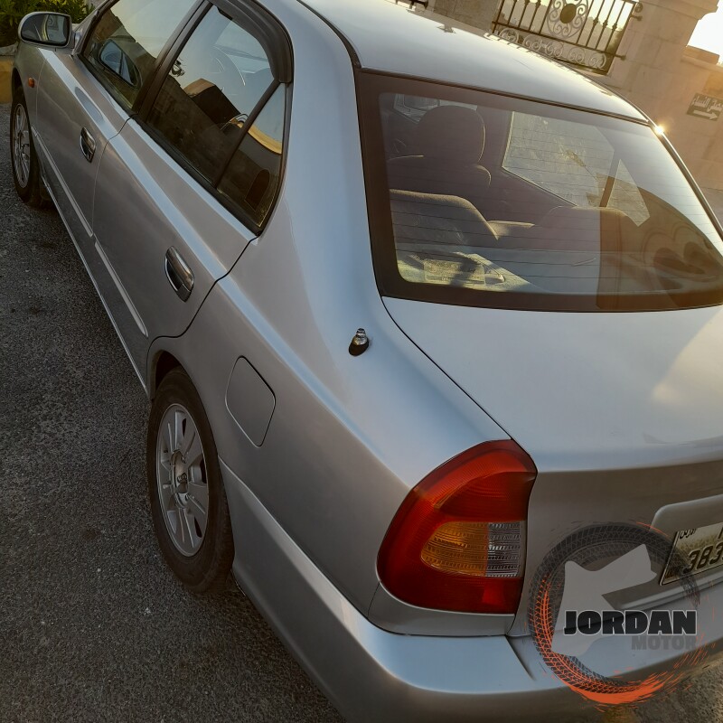 هونداي فيرنا ٢٠٠١