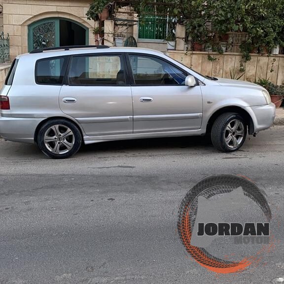 سيارة كيا كارنز للبيع