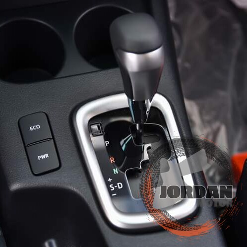 سيارة تويوتا هيلوكس 2023 اوروبي مميزة للبيع