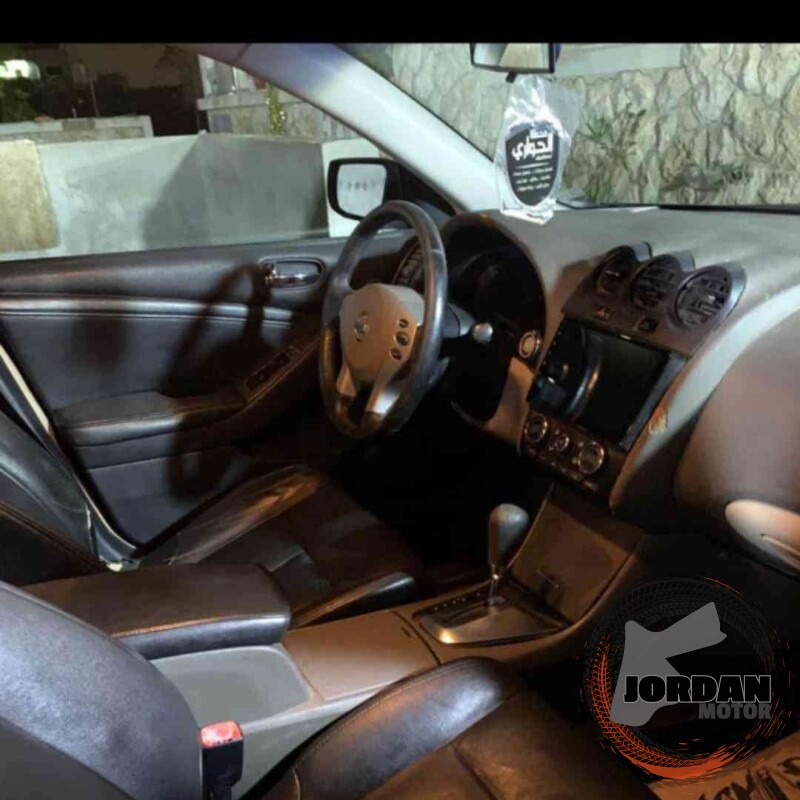 سياره نيسان التيما 2010