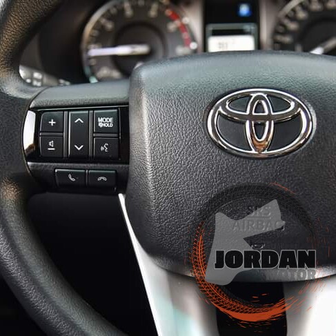 سيارة تويوتا هيلوكس 2023 اوروبي مميزة للبيع